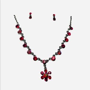 BEAUTIFUL! Austrian Crystal Necklace Earrings Set